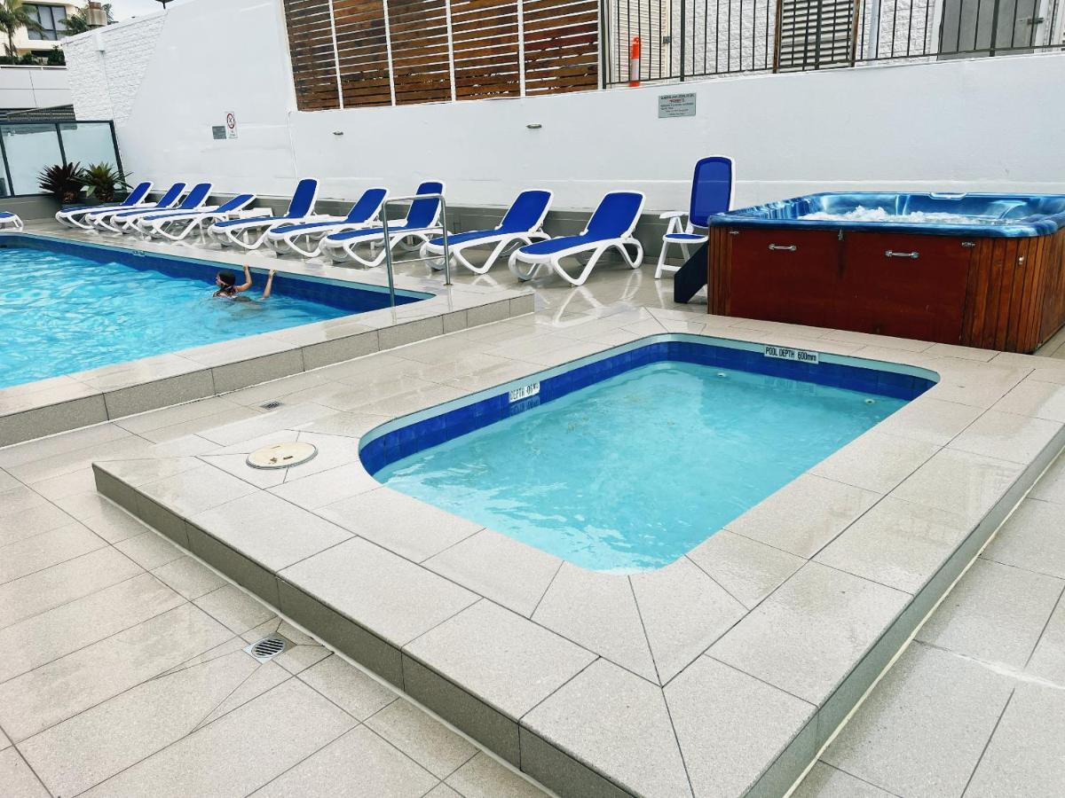 1 Bedroom And 1 Living Room Family Suite Gold Coast Eksteriør billede