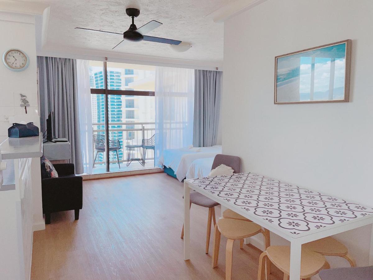 1 Bedroom And 1 Living Room Family Suite Gold Coast Eksteriør billede